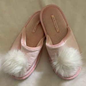 Victoria's Secret Pink Pom Slippers Small